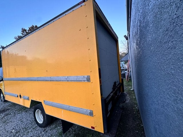 2009 GMC Savana Cutaway 3500