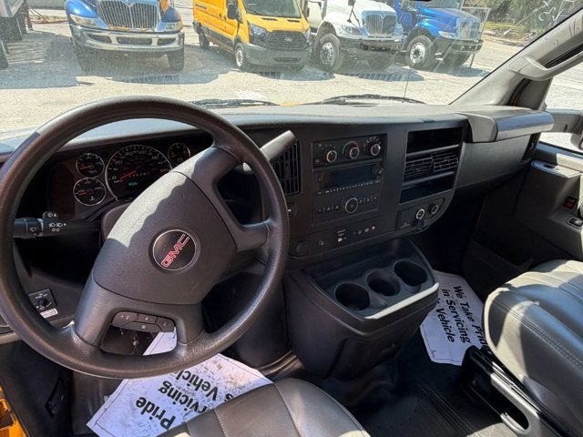 2023 GMC Savana Commercial Cutaway Savana 3500