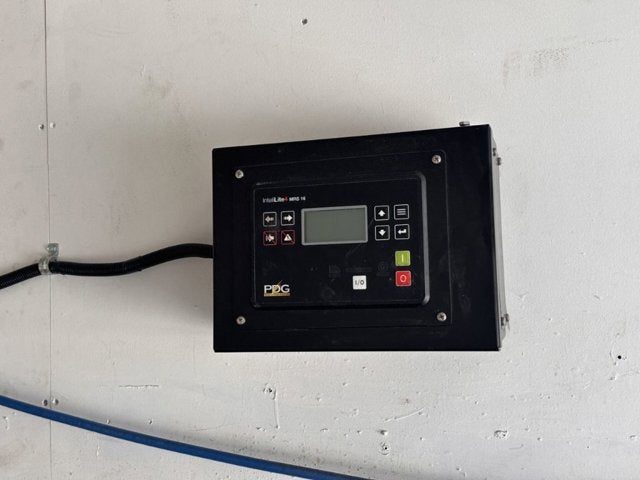 2016 ISUZU NPR 18ft. Box Truck